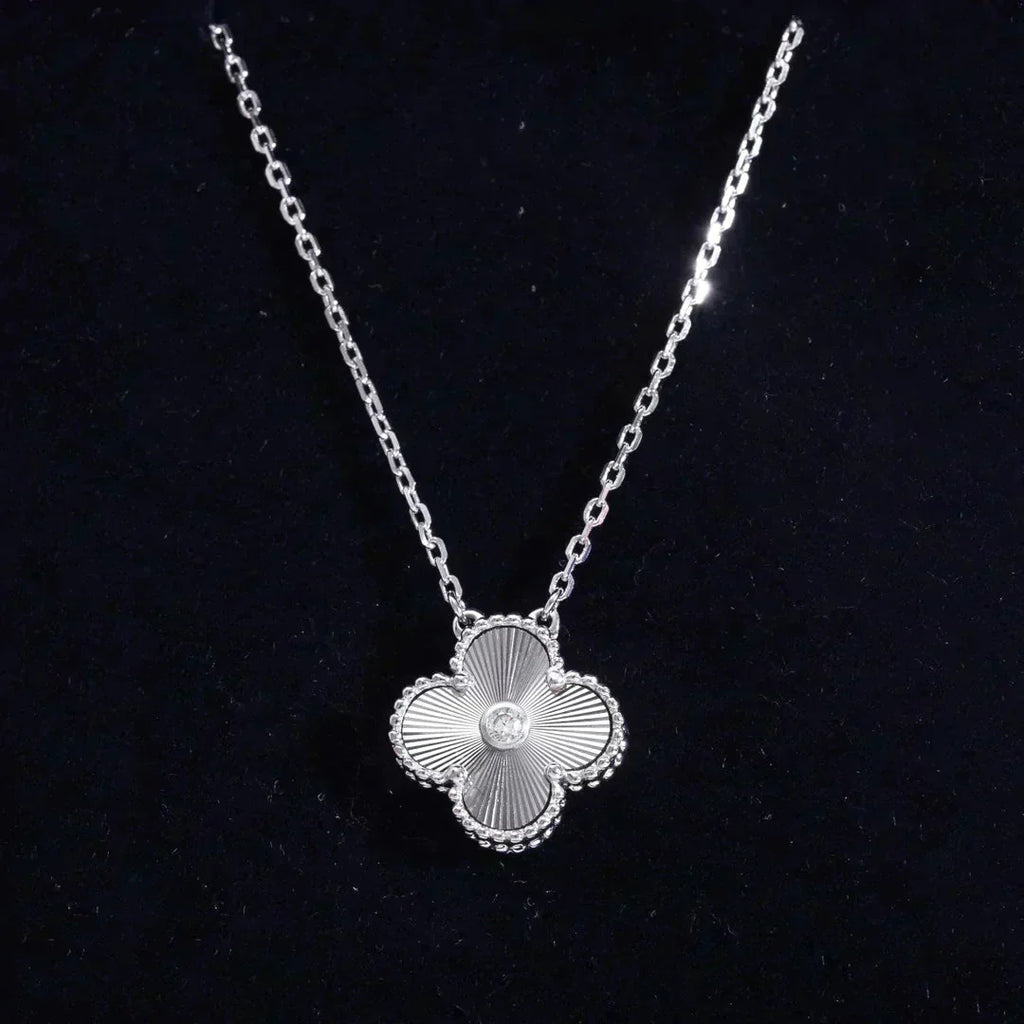TimiCLOVER  15MM DIAMOND LASER NECKLACE SILVER