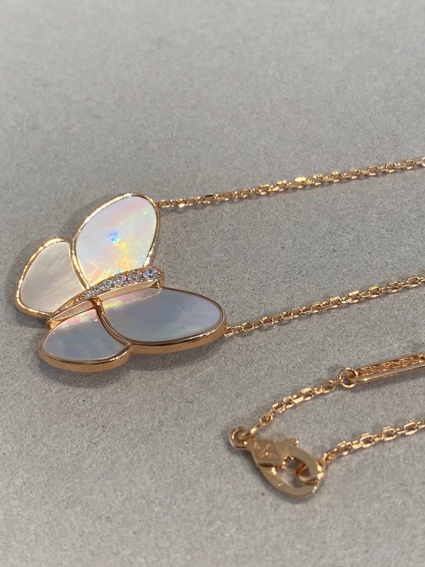 TimiBUTTERFLY GOLD MOP DIAMOND NECKLACE