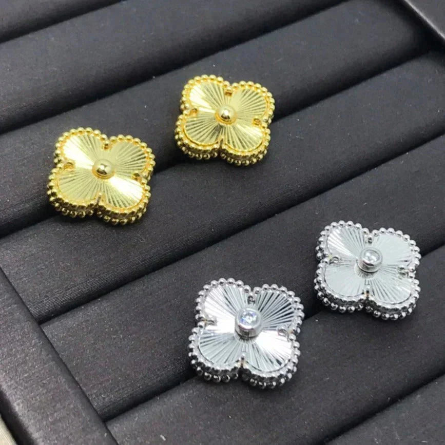 TimiCLOVER MINI 9.5MM LASER EARRINGS