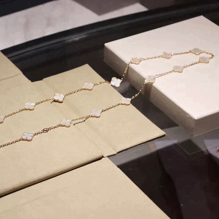 TimiCLOVER 20 MOTIFS WHITE MOP NECKLACE