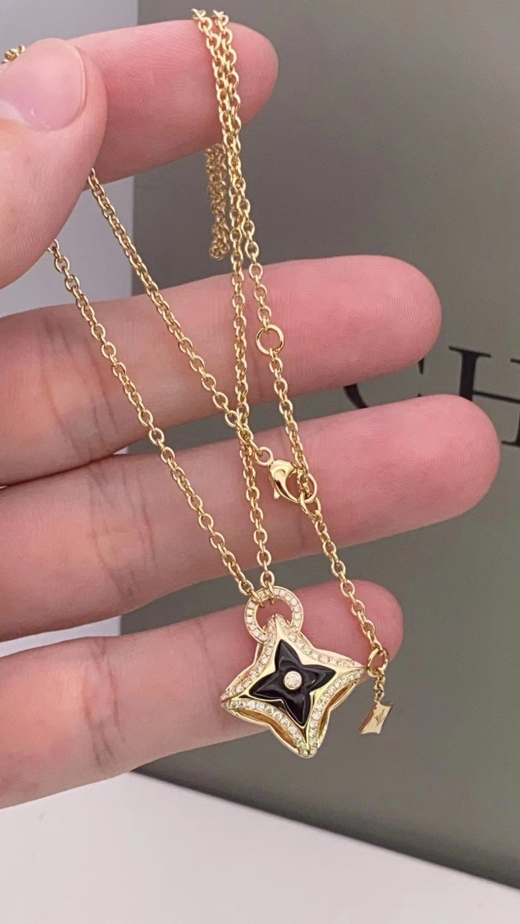 TimiSTAR PEDANT PINK GOLD DIAMOND NECKLACE