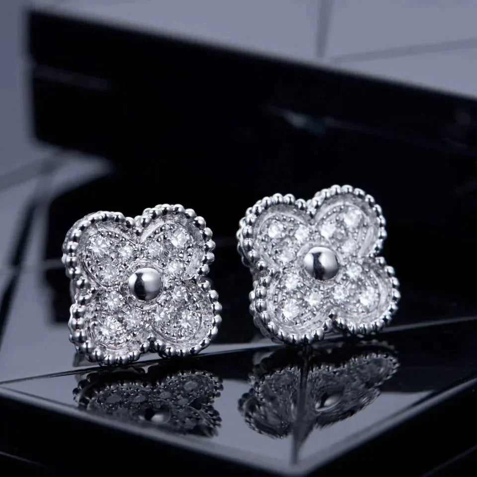 TimiCLOVER 1 MOTIFS DIAMOND STUD EARRINGS SILVER