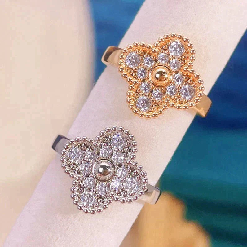 TimiCLOVER DIAMOND RING