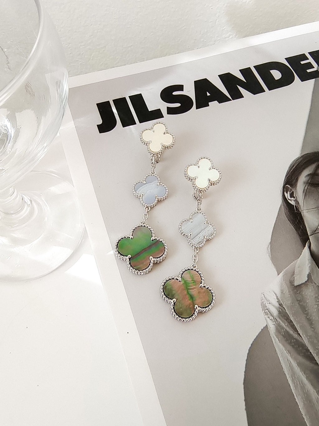 TimiCLOVER 3 MOTIFS CHALCEDONY DARK MOP SILVER EARRINGS