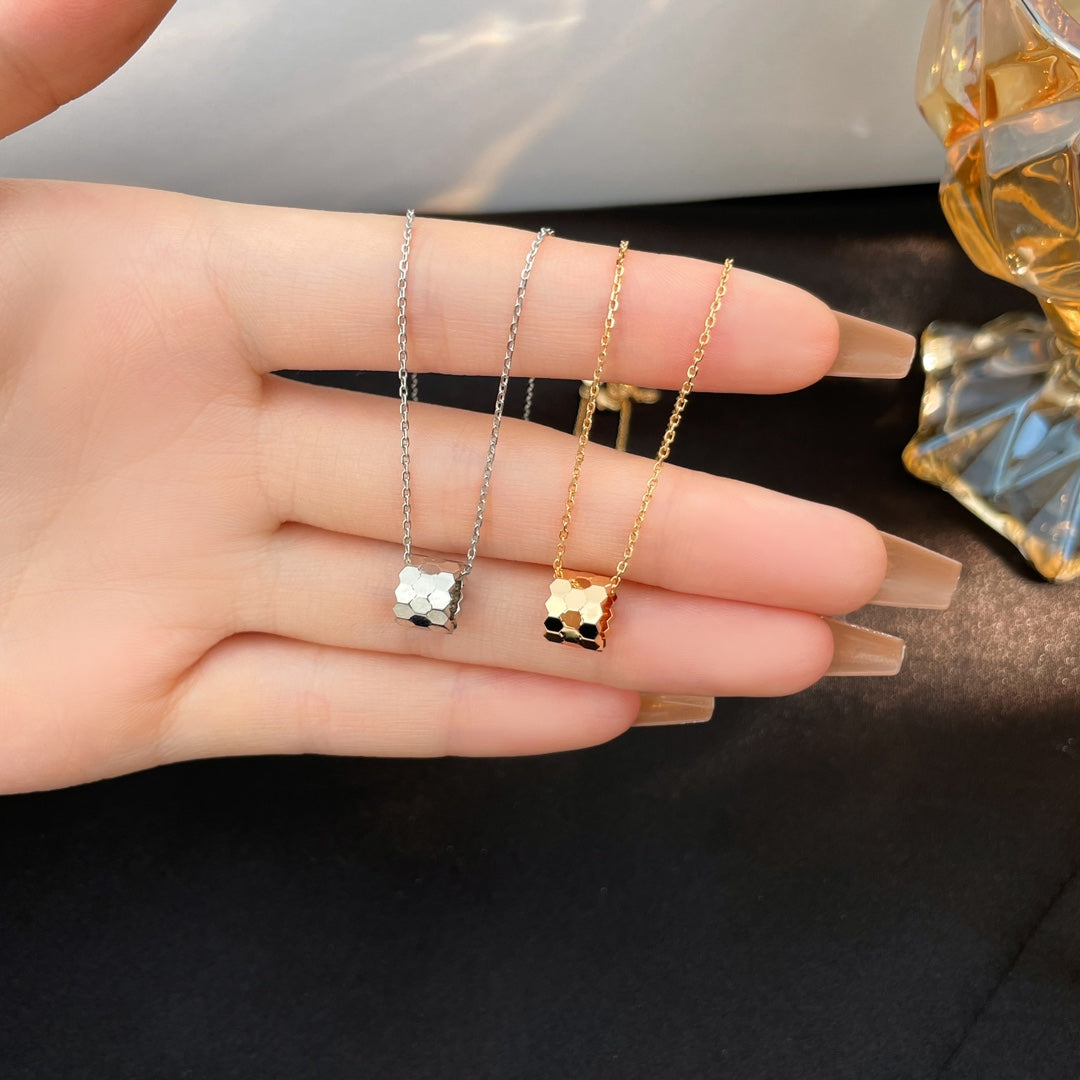 TimiBEE MINI NECKLACE