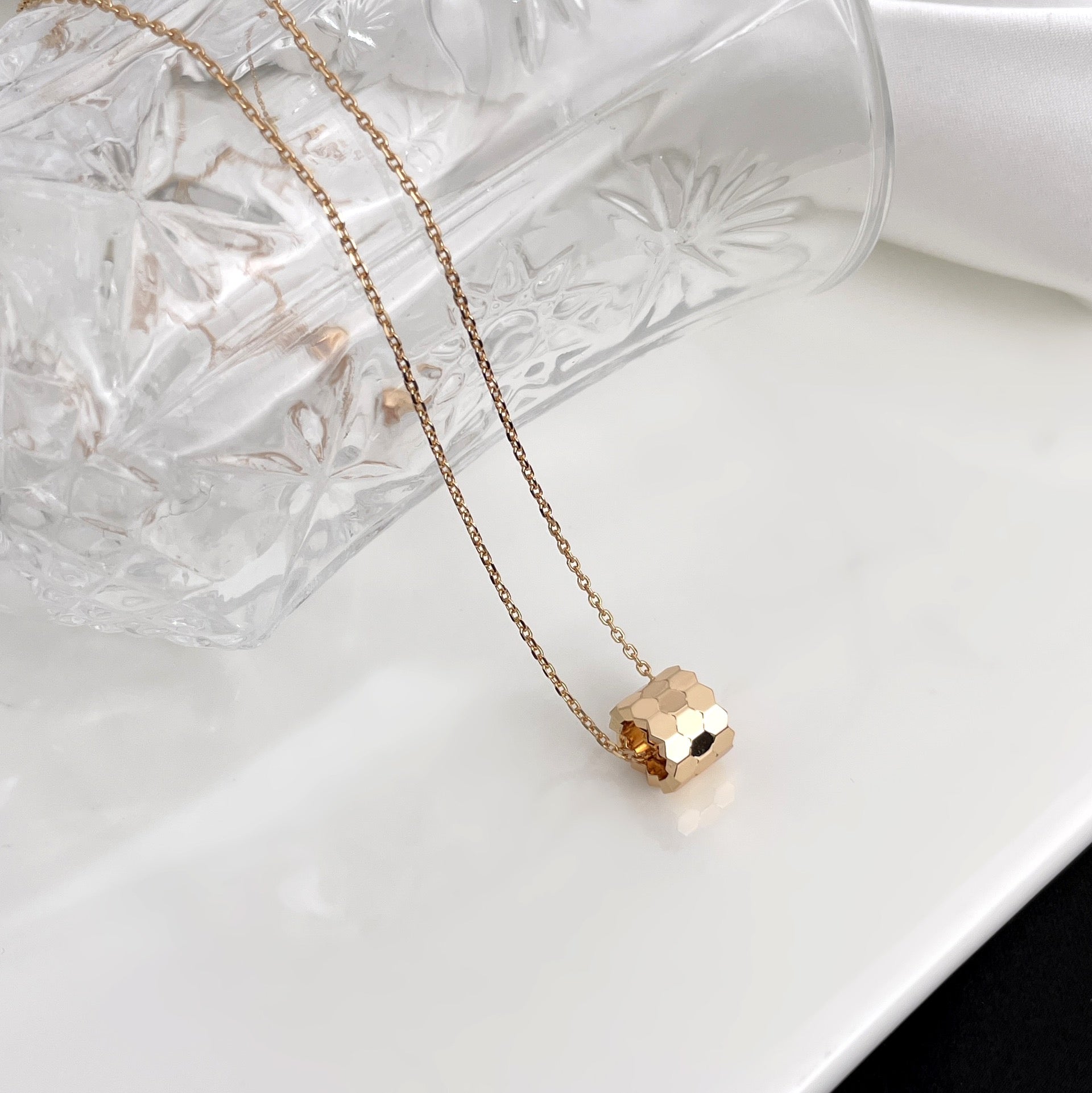 TimiBEE MINI NECKLACE