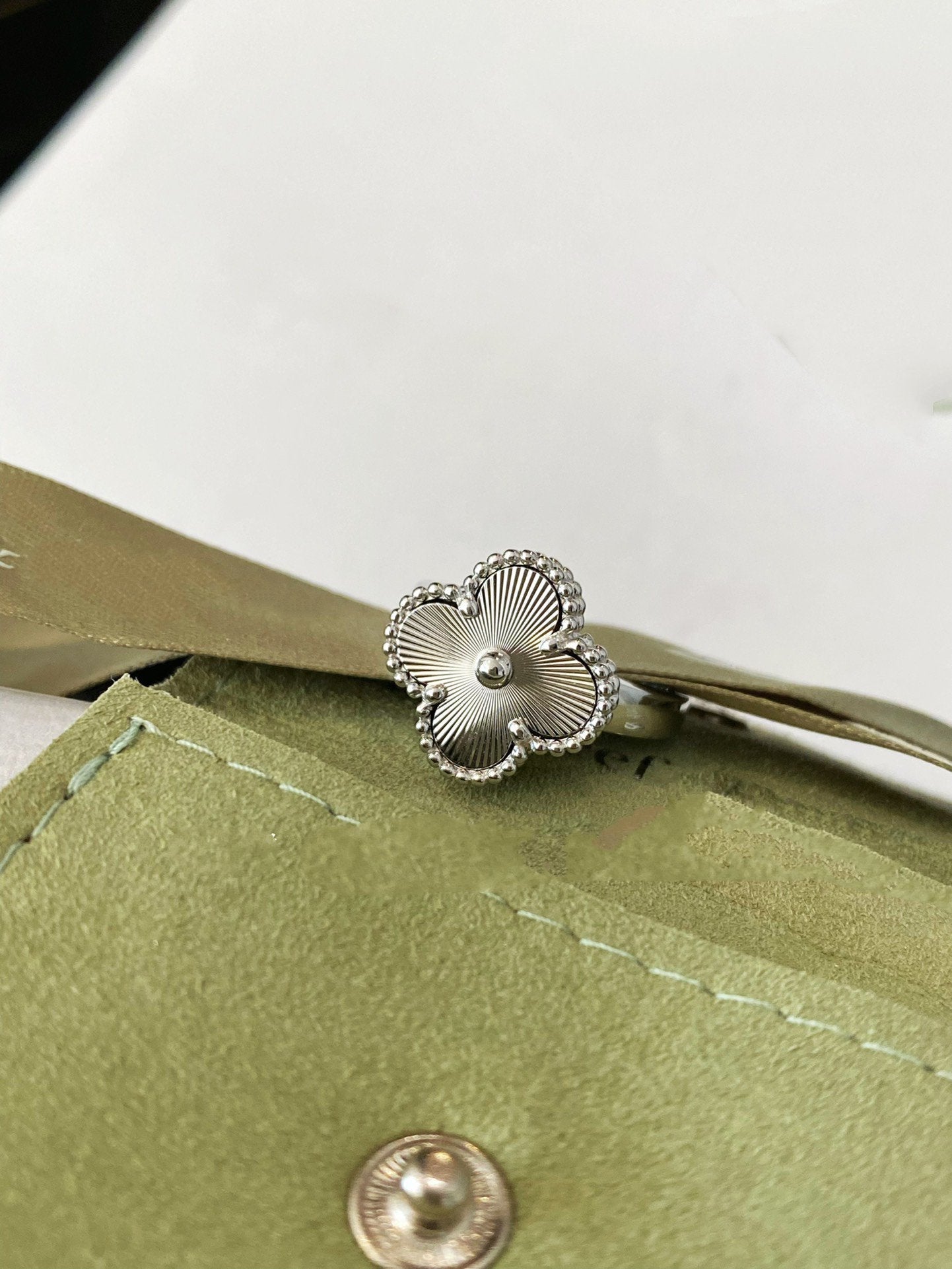 TimiCLOVER SILVER RING