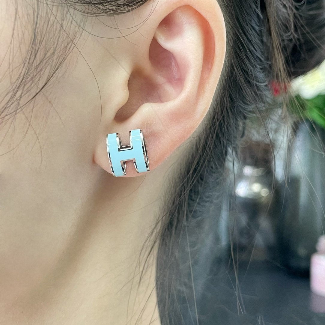 TimiPOP H SKY BLUE STUD EARRINGS