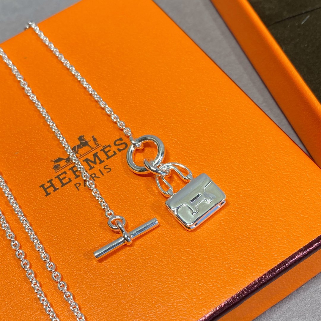 TimiCONSTANCE PEDANT SILVER NECKLACE