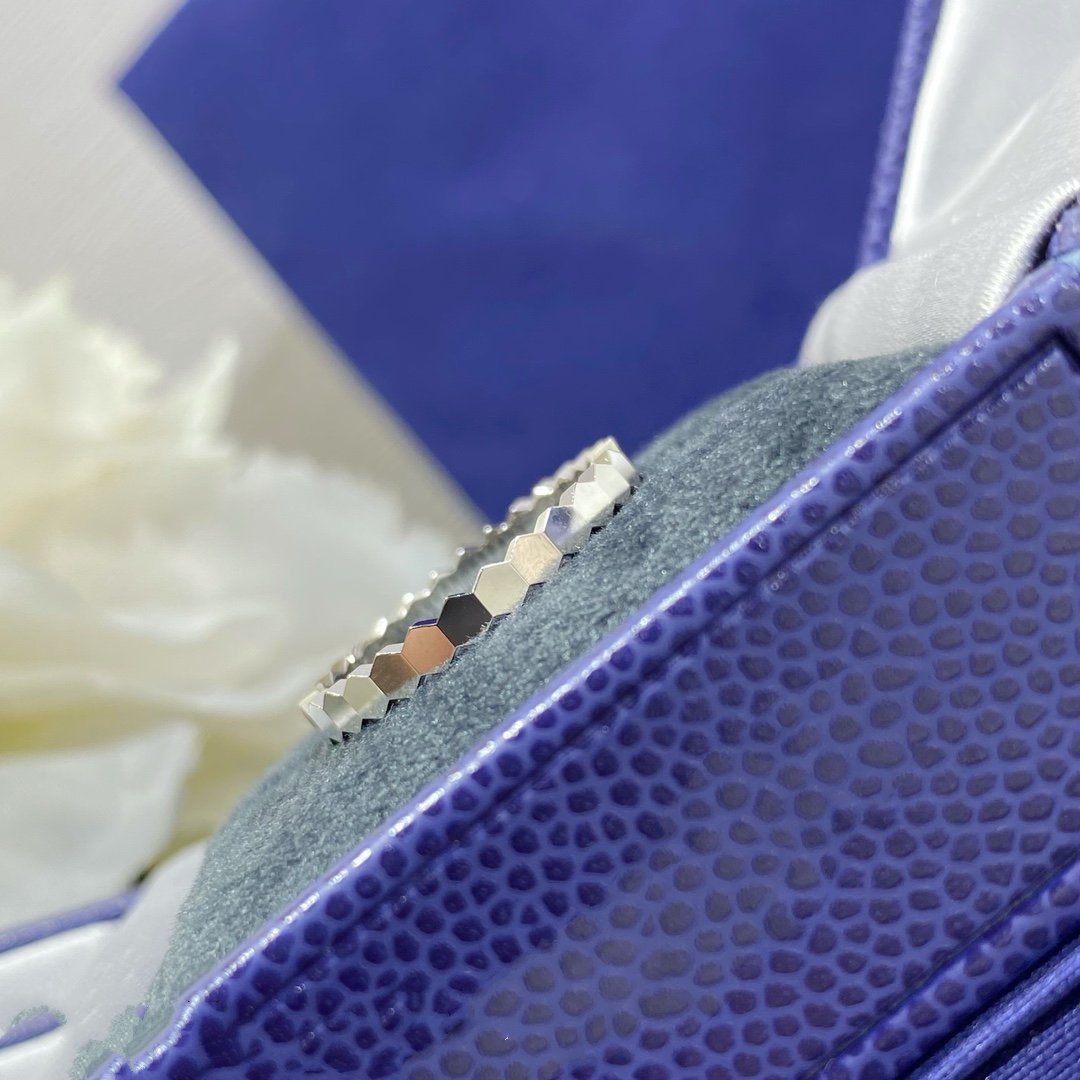 TimiBEE LOVE SMALL RING
