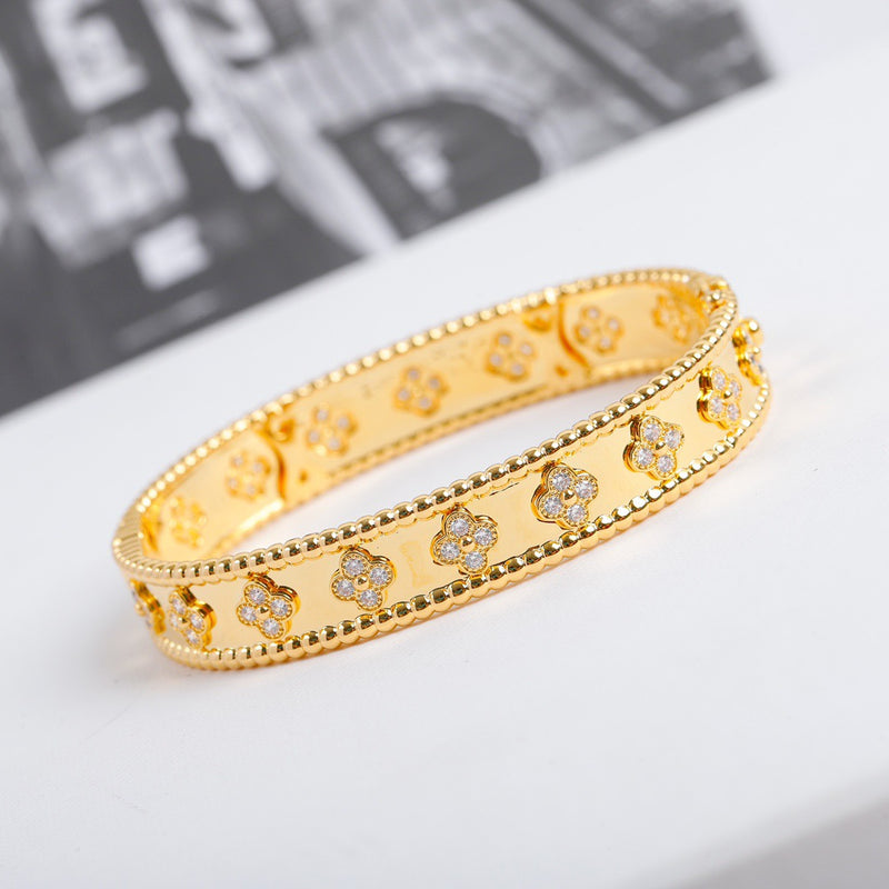 ¡®Timi¡¯CLOVER BRACELET 8MM DIAMONDS