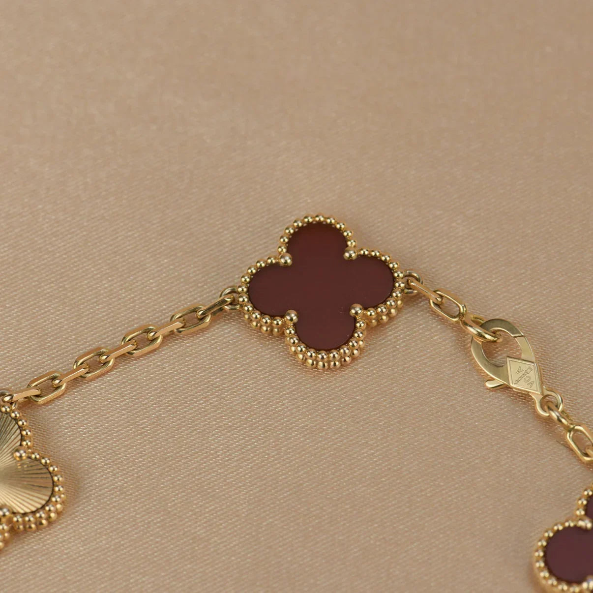 [Timi]New  CLOVER 5 MOTIF RED CORNELIAN BRACELET COLLECTION
