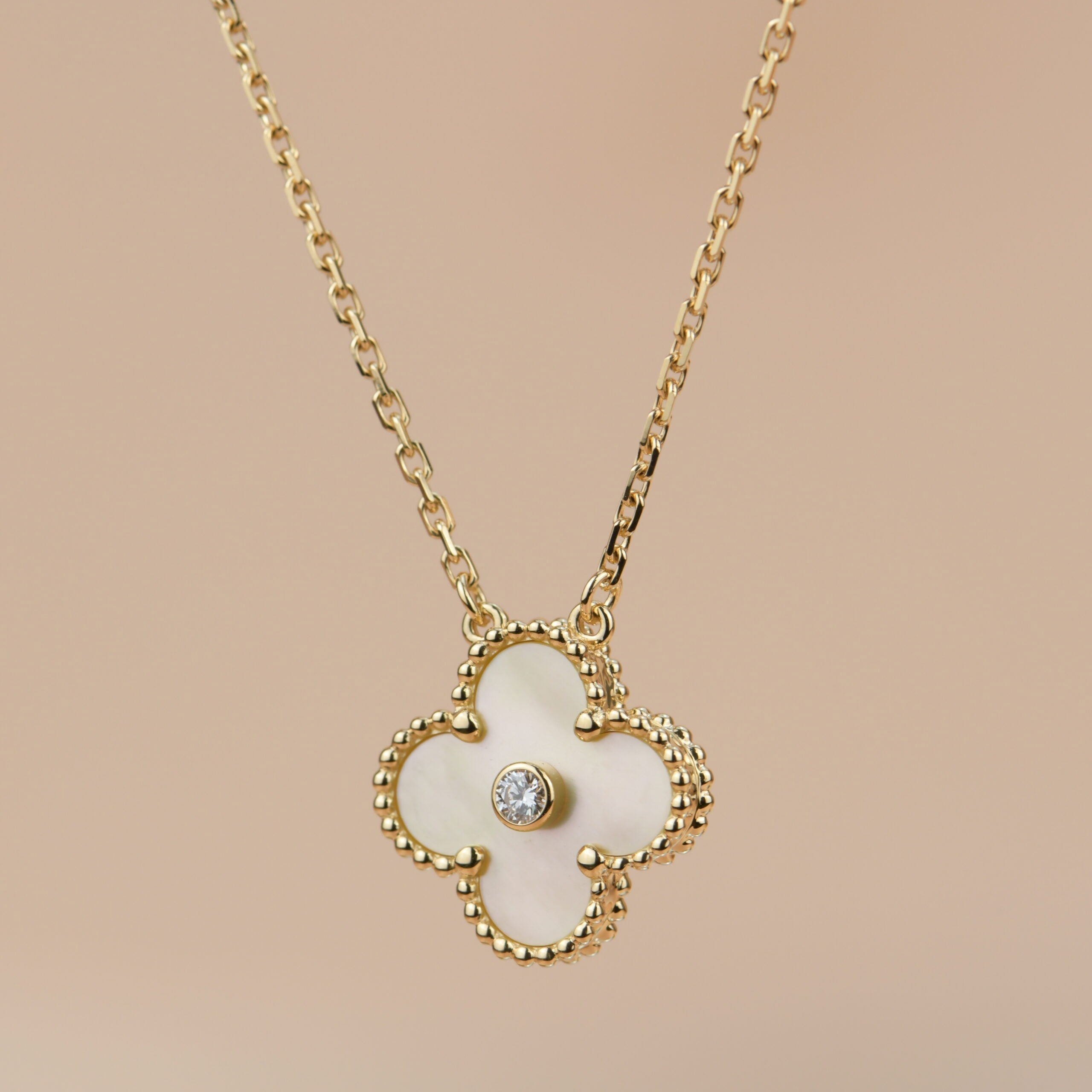 TimiCLOVER 15MM DIAMOND GOLD MOTHER OF PEARL NECKLACE