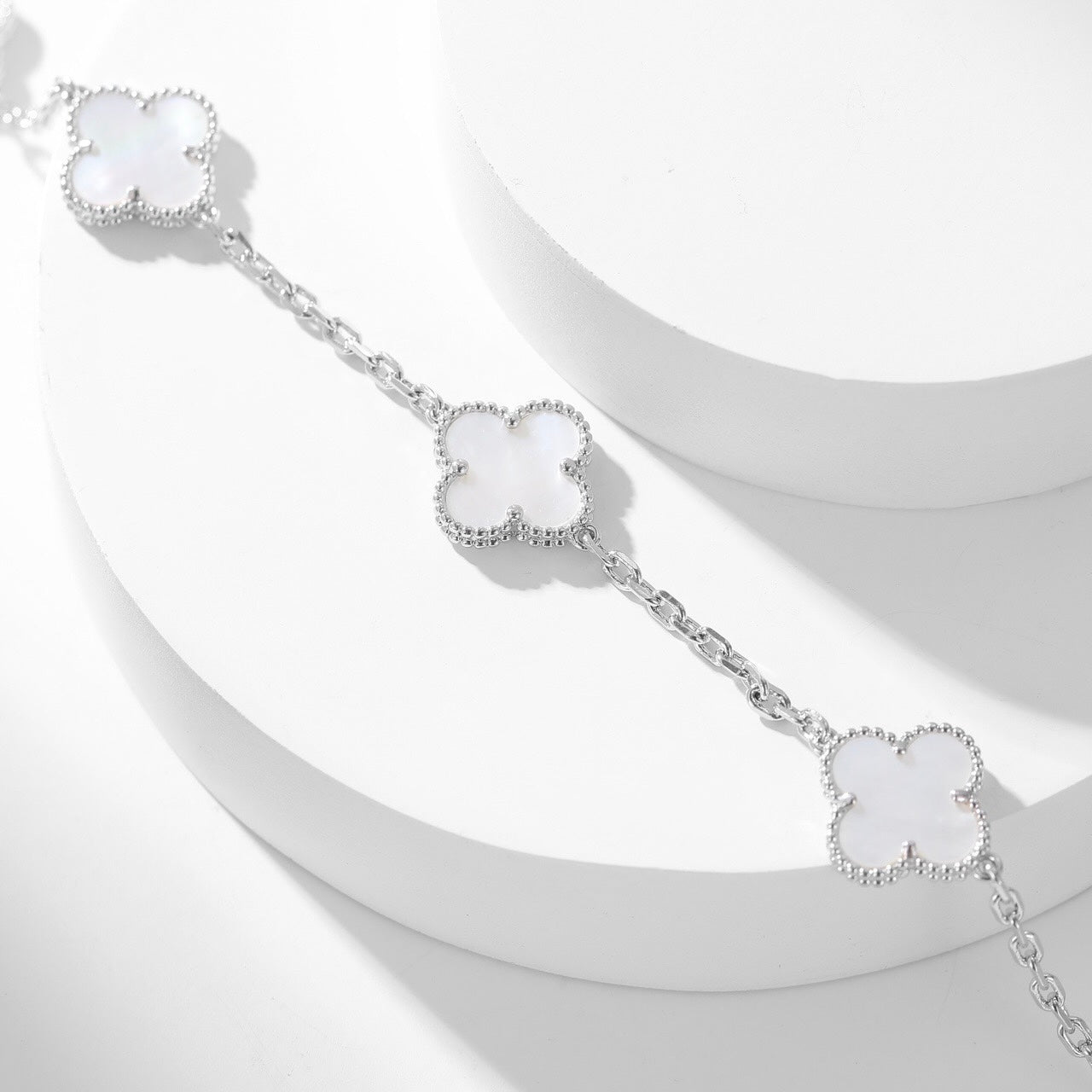 TimiCLOVER 10 MOTIFS WHITE MOTHER OF PEARL NECKLACE