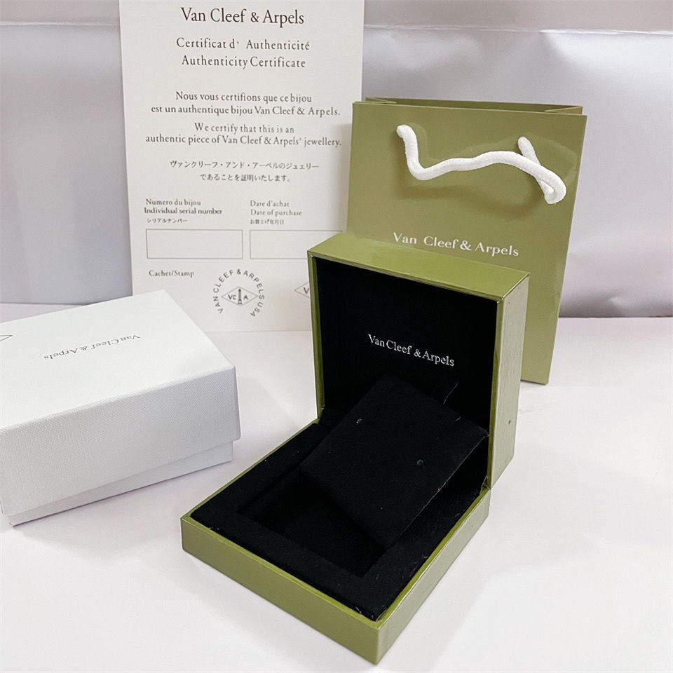 TimiVA CLOVER BRACELET NECKLACE RING BOX GIFT BAG