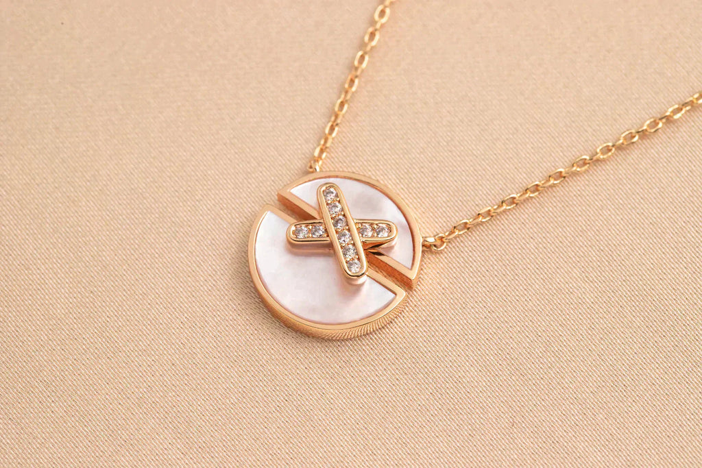 TimiJEUX DE ROSE GOLD DIAMOND NECKLACE