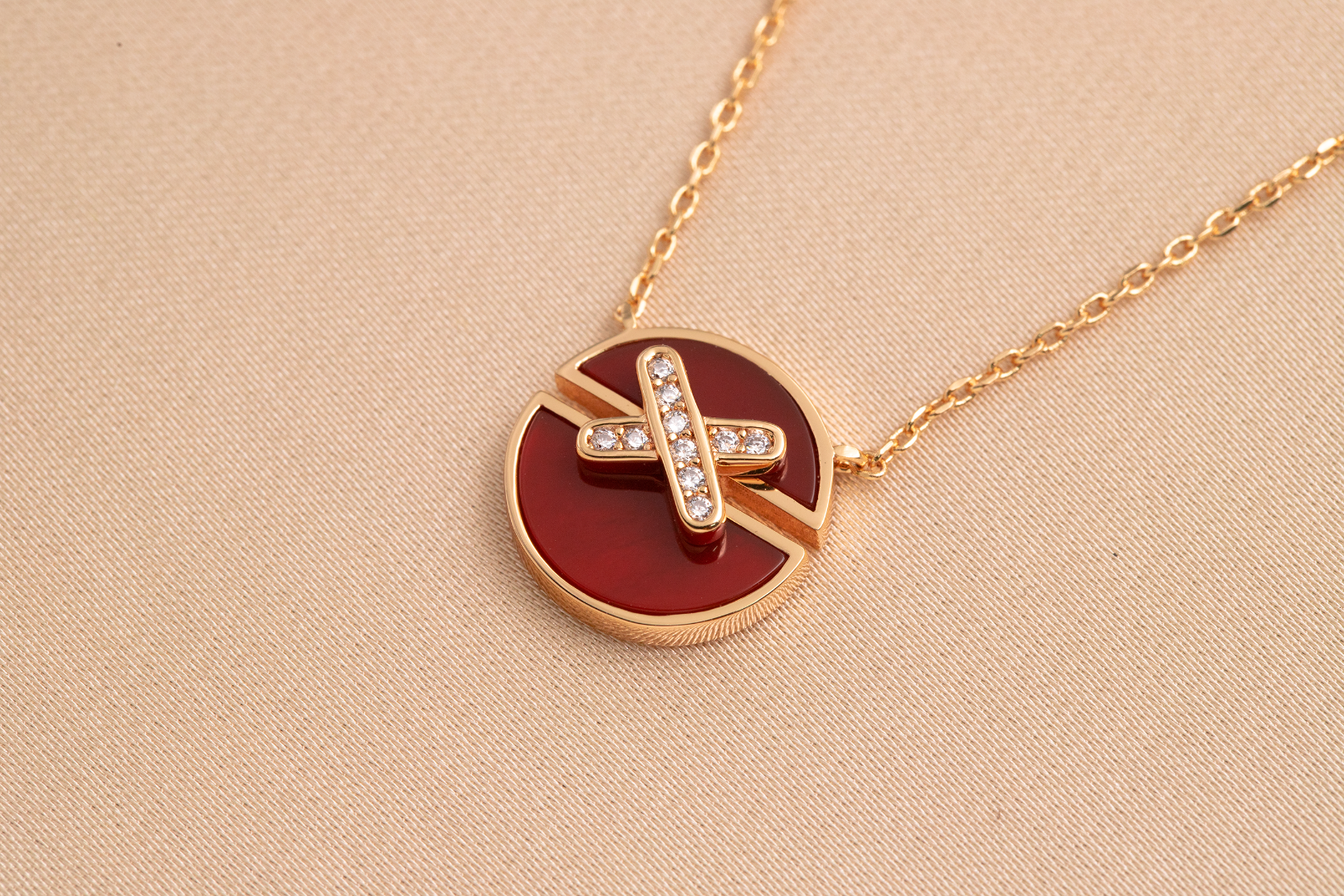 TimiJEUX DE PINK GOLD DIAMOND NECKLACE