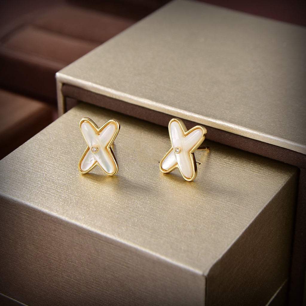 TimiJEUX DE WHITE MOP GOLD DIAMOND EARRINGS