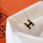 TimiHM CLIC BLACK ENAMEL GOLD NECKLACE