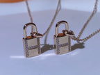 TimiHM ADVANCED NICHE LOCK HEAD NECKLACE DIAMONDS