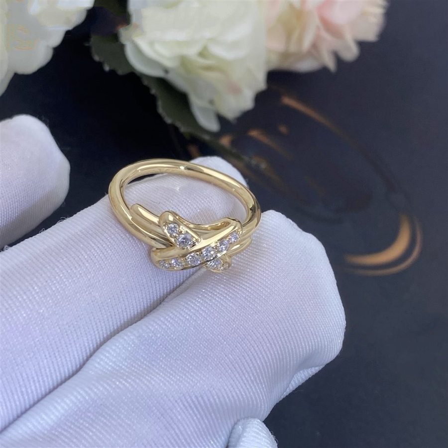 TimiJEUX DE GOLD DIAMOND RING
