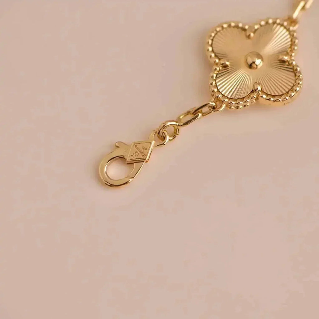 [Timi] CLOVER 5 MOTIF LASER BRACELET COLLECTION