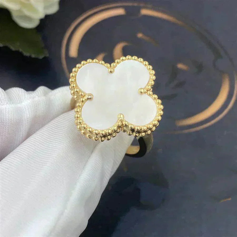 TimiCLOVER WHITE MOP RING