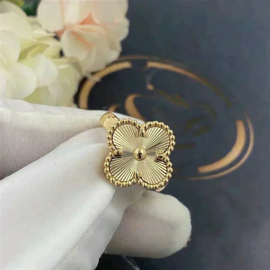 TimiCLOVER GOLD RING